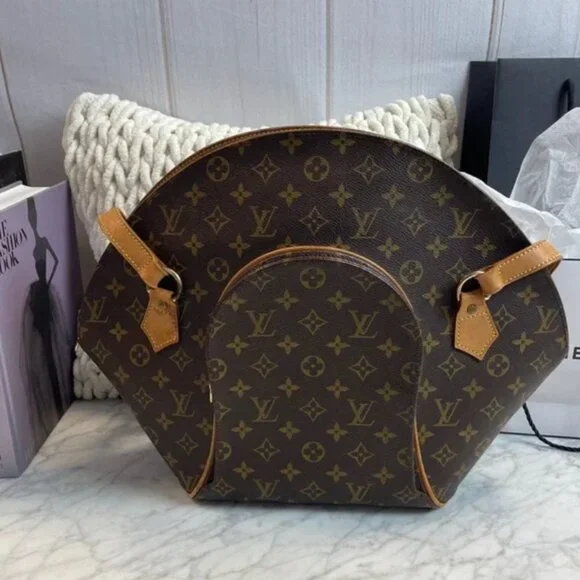 Louis Vuitton Monogram Ellipse GM Shoulder Bag